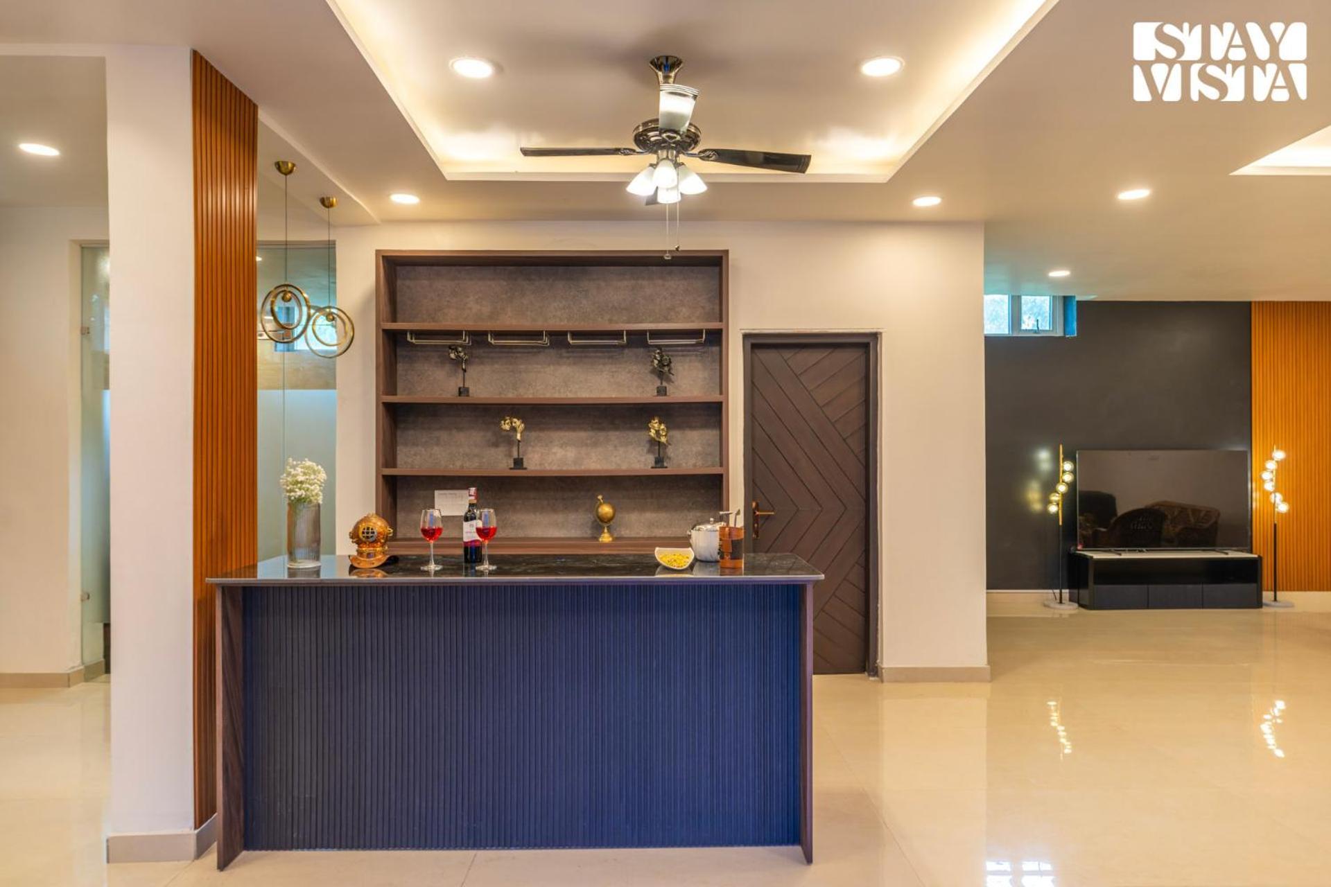 Stayvista At Wandering Vines Indoor Pool 4Bhk Luxury Villa In Delhi Sohna Exterior photo