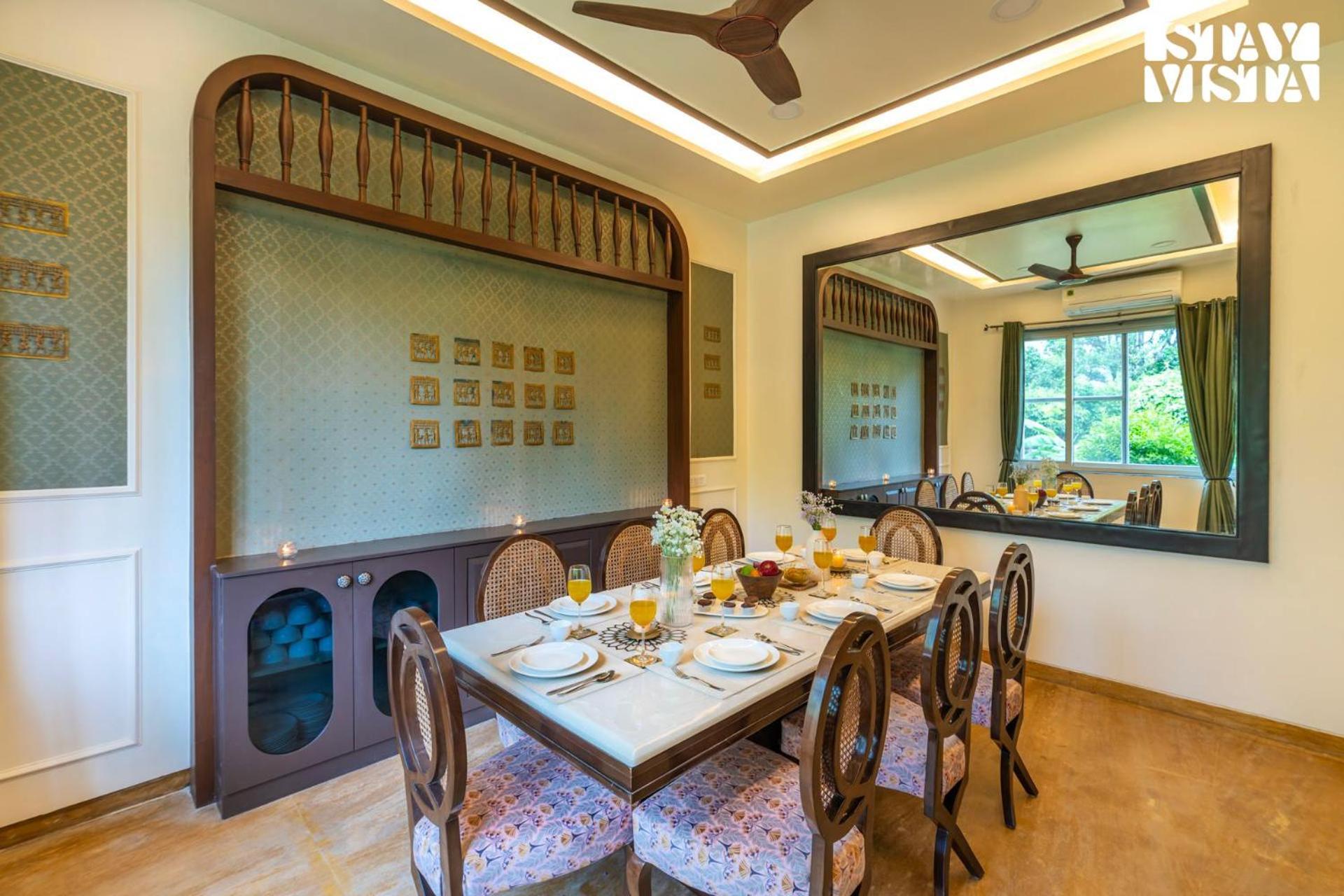Stayvista At Wandering Vines Indoor Pool 4Bhk Luxury Villa In Delhi Sohna Exterior photo